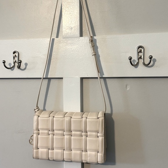 Michael Kors Cream Crossbody Bag - Picture 3 of 8